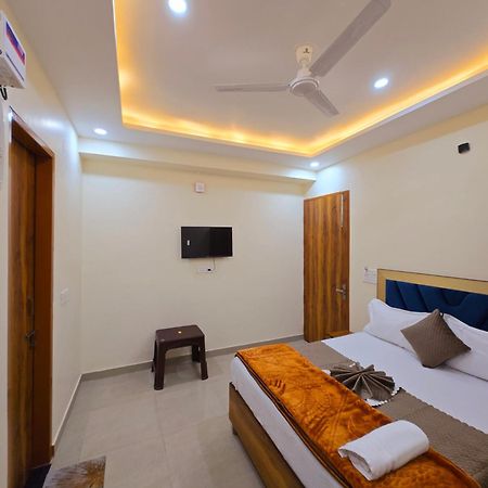 Hotel Blu Plaza Gurgaon Eksteriør bilde